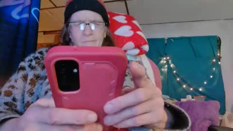 Snapshot of lononcashmere69 chatting on December 5, 1:47 am Londoncashmere69 online show from December 5, 1:47 am