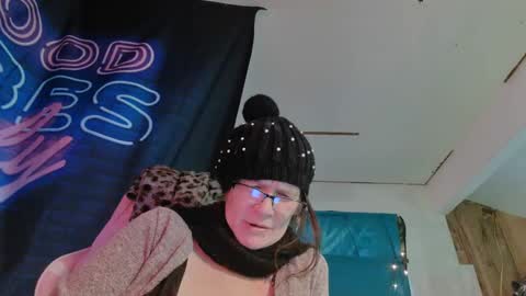 Snapshot of lononcashmere69 chatting on December 8, 6:50 pm Londoncashmere69 online show from December 8, 6:50 pm
