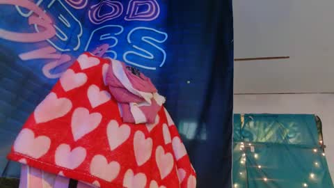 Snapshot of lononcashmere69 chatting on December 31, 1:41 pm Londoncashmere69 online show from December 31, 1:41 pm