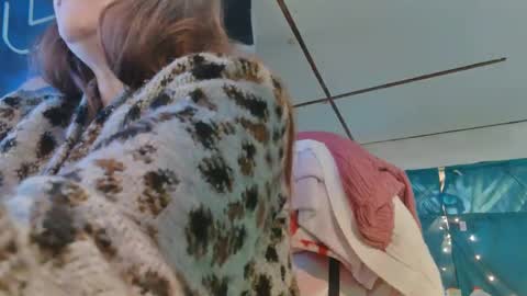 Snapshot of lononcashmere69 chatting on January 31, 4:27 pm Londoncashmere69 online show from January 31, 4:27 pm