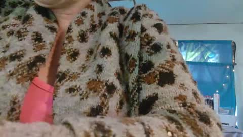 Snapshot of lononcashmere69 chatting on February 2, 4:11 pm Londoncashmere69 online show from February 2, 4:11 pm