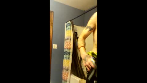 look_at_me_now4 online show from January 17, 6:51 am