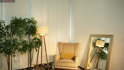 Snapshot of look_my_passion chatting on April 25, 7:11 am Hanna online show from April 25, 7:11 am