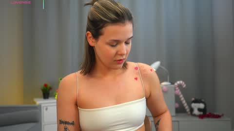  Adele Ellie and Lou   Sally Dana and Bonnie online show from December 18, 3:01 am