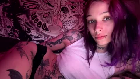 lookingforlona online show from September 18, 3:58 pm