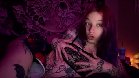 lookingforlona online show from September 23, 4:04 am