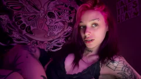 lookingforlona online show from September 28, 3:50 pm