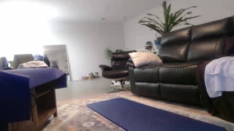 Snapshot of lookingtoplease100 chatting on October 25, 2:19 am Sasha B. online show from October 25, 2:19 am