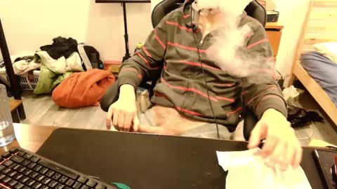 Snapshot of loosegoose420 chatting on October 22, 12:38 pm Peter and Ash online show from October 22, 12:38 pm