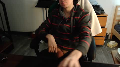 Peter and Ash online show from October 27, 8:13 pm