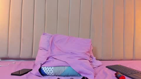 Lopera online show from February 5, 1:04 am