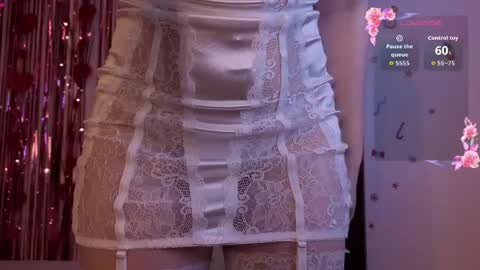 Lora online show from April 19, 6:10 pm