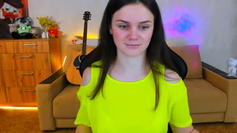 Lora Cain online show from December 5, 2:22 pm