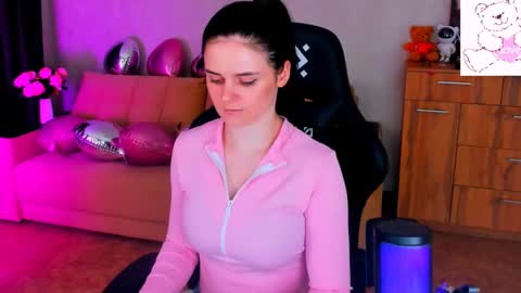 Lora Cain online show from February 14, 10:14 pm