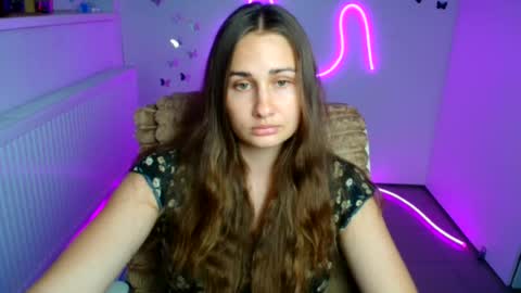 Snapshot of lora_kisses chatting on July 3, 6:20 am Lora online show from July 3, 6:20 am