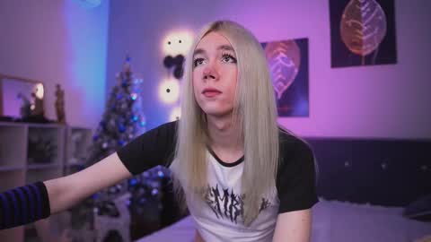 lora_long online show from December 21, 2:46 pm