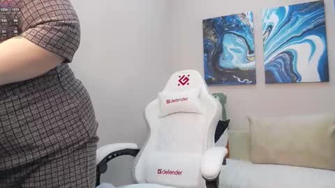 Lora online show from December 16, 8:30 am