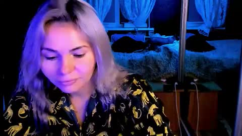 Snapshot of loraboyar chatting on October 28, 2:37 am Lora online show from October 28, 2:37 am