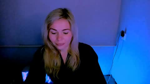 Snapshot of loraboyar chatting on May 5, 1:24 am Lora online show from May 5, 1:24 am