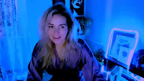 Snapshot of loraboyar chatting on June 15, 2:36 am Lora online show from June 15, 2:36 am