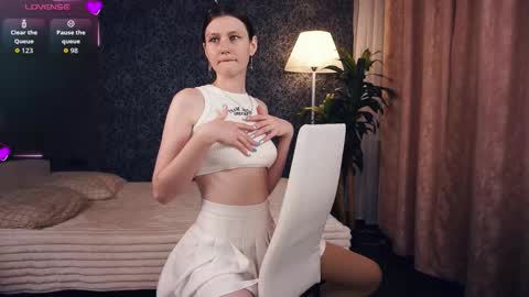 Snapshot of loradarter chatting on October 11, 5:17 am Lora online show from October 11, 5:17 am