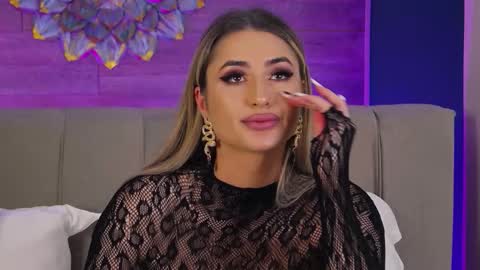 Lora online show from January 7, 8:44 pm