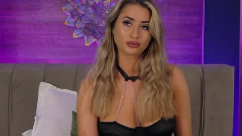 Lora online show from April 9, 7:41 pm