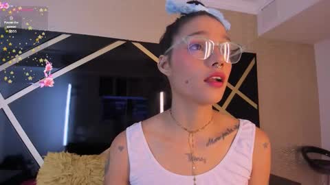 Snapshot of loraineblake chatting on December 15, 1:15 pm loraineblake online show from December 15, 1:15 pm