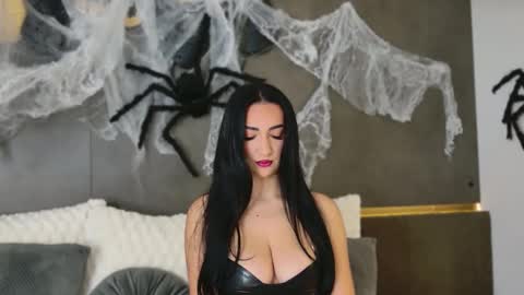 Miss online show from October 30, 4:52 pm