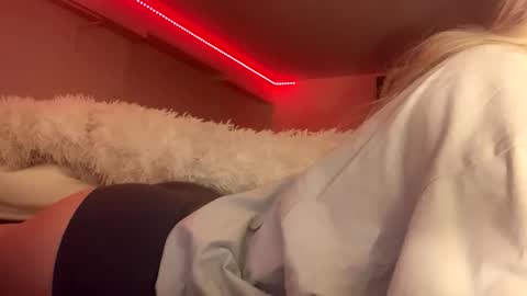 Lora online show from November 20, 8:52 pm