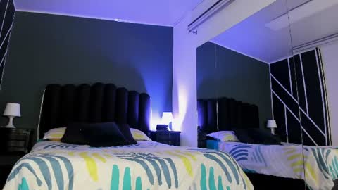Snapshot of lorbeer_owo chatting on August 5, 5:43 am L A U R E L online show from August 5, 5:43 am