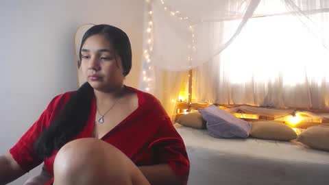 loreanis online show from December 14, 8:02 pm