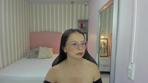 lorelaigiven online show from November 12, 12:27 pm