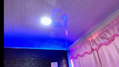 Loren online show from December 5, 9:39 pm