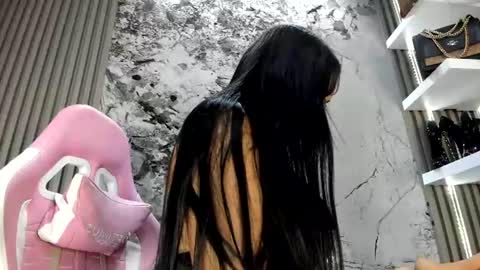 Doll Queen online show from June 10, 6:07 pm