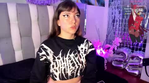 Snapshot of loren_jacksoon chatting on June 9, 12:17 pm Loren online show from June 9, 12:17 pm