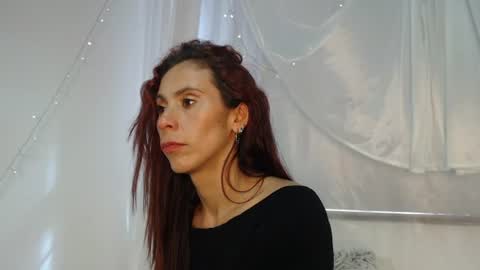 Snapshot of loren_queen_ chatting on July 1, 2:29 pm Loren online show from July 1, 2:29 pm