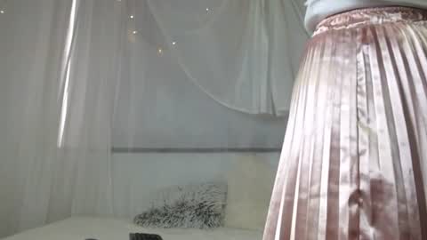 Snapshot of loren_queen_ chatting on August 5, 2:20 pm Loren online show from August 5, 2:20 pm