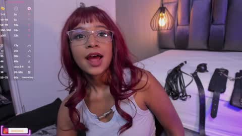 Lorena Vieira  online show from February 3, 10:11 pm