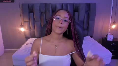 Lorena Vieira  online show from February 27, 5:58 pm