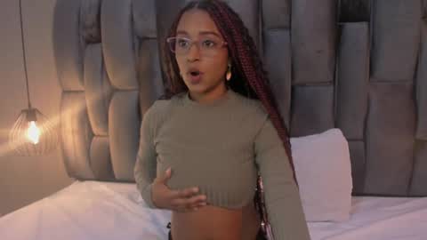 Lorena Vieira  online show from March 7, 7:27 pm