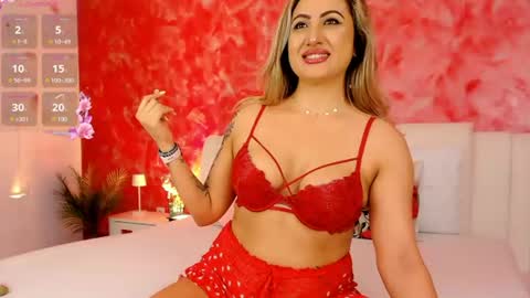 Snapshot of lorenafire chatting on July 16, 4:18 am lorenafire online show from July 16, 4:18 am