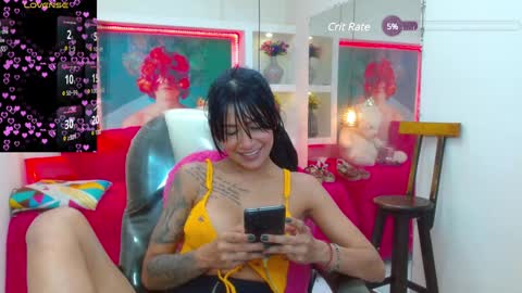 Snapshot of lorenapinto_ chatting on January 23, 8:13 pm lore online show from January 23, 8:13 pm