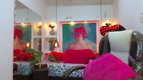 Snapshot of lorenapinto_ chatting on September 10, 11:21 am lore online show from September 10, 11:21 am