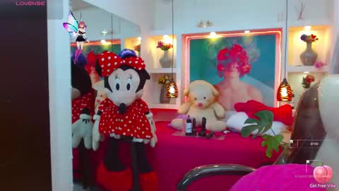 Snapshot of lorenapinto_ chatting on October 22, 1:50 am lore online show from October 22, 1:50 am