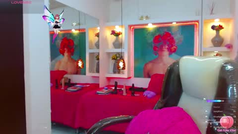 Snapshot of lorenapinto_ chatting on November 9, 10:30 pm lore online show from November 9, 10:30 pm