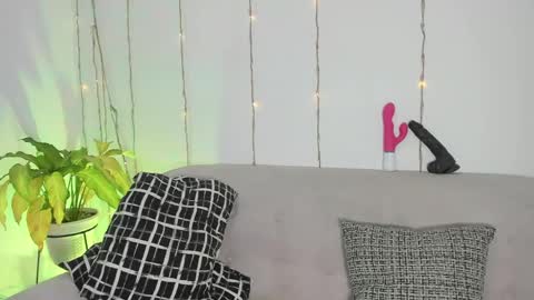 L O R E N online show from May 26, 7:21 pm