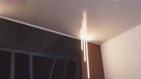  L O R E N Z O  Thumbs Up help  online show from January 15, 5:49 pm