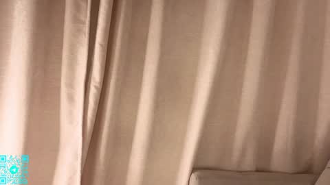 Chloe for Fan BlackHole online show from April 24, 5:48 pm