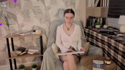 Snapshot of lorettedarsi chatting on April 13, 1:33 am lorettedarsi online show from April 13, 1:33 am